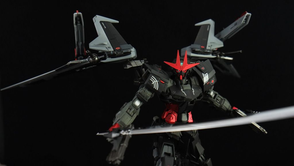 MG 1/100 Astray Noir painted with LED installation โดย PaladinMode