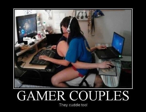  photo gamer-couple_zps2setiwga.jpg