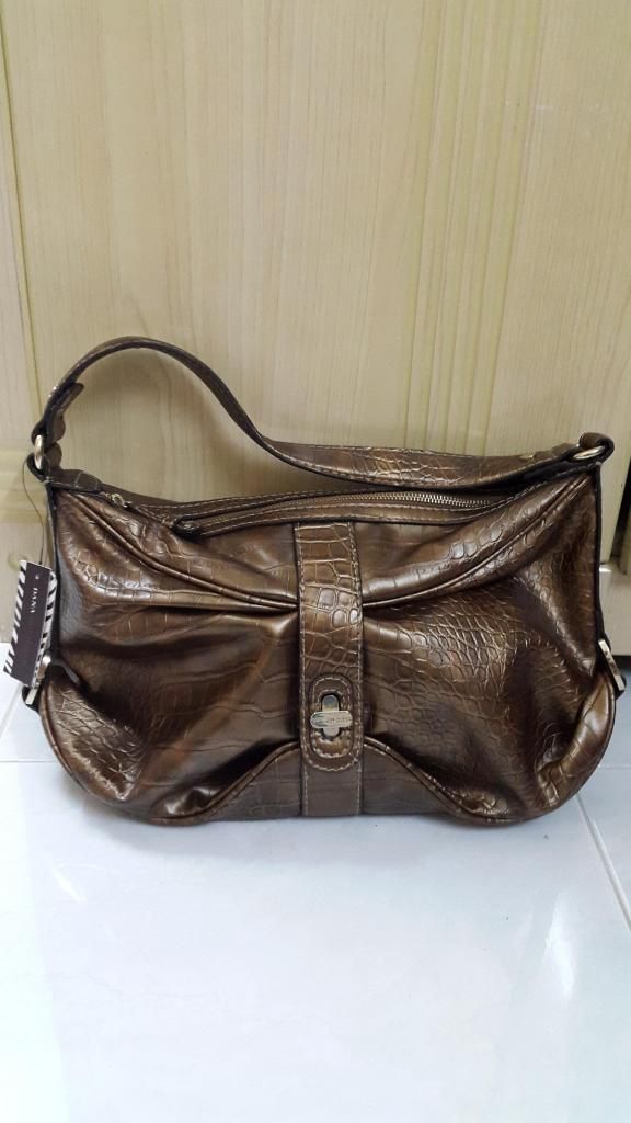 Guess - Cuối Năm Thanh Lý giảm 30% - 32