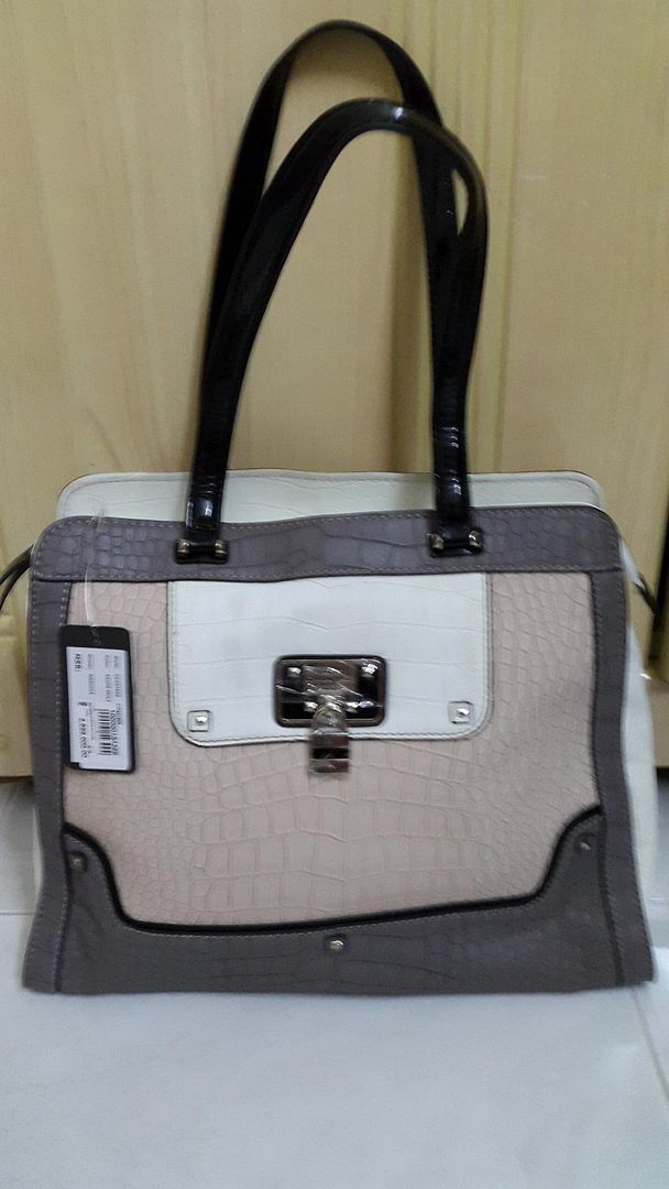 Guess - Cuối Năm Thanh Lý giảm 30% - 12